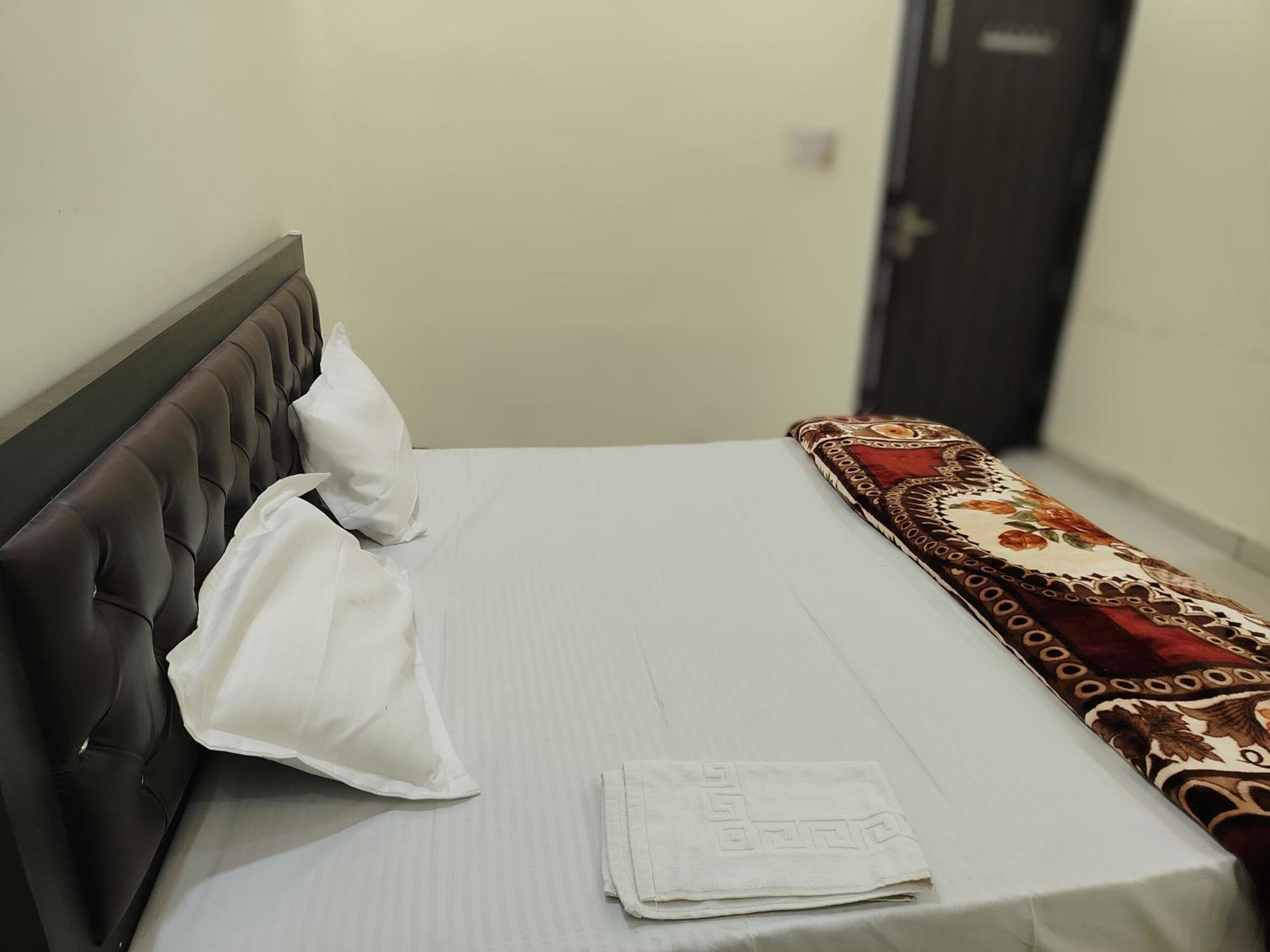 Hotel Dev International Khalilabad Dış mekan fotoğraf