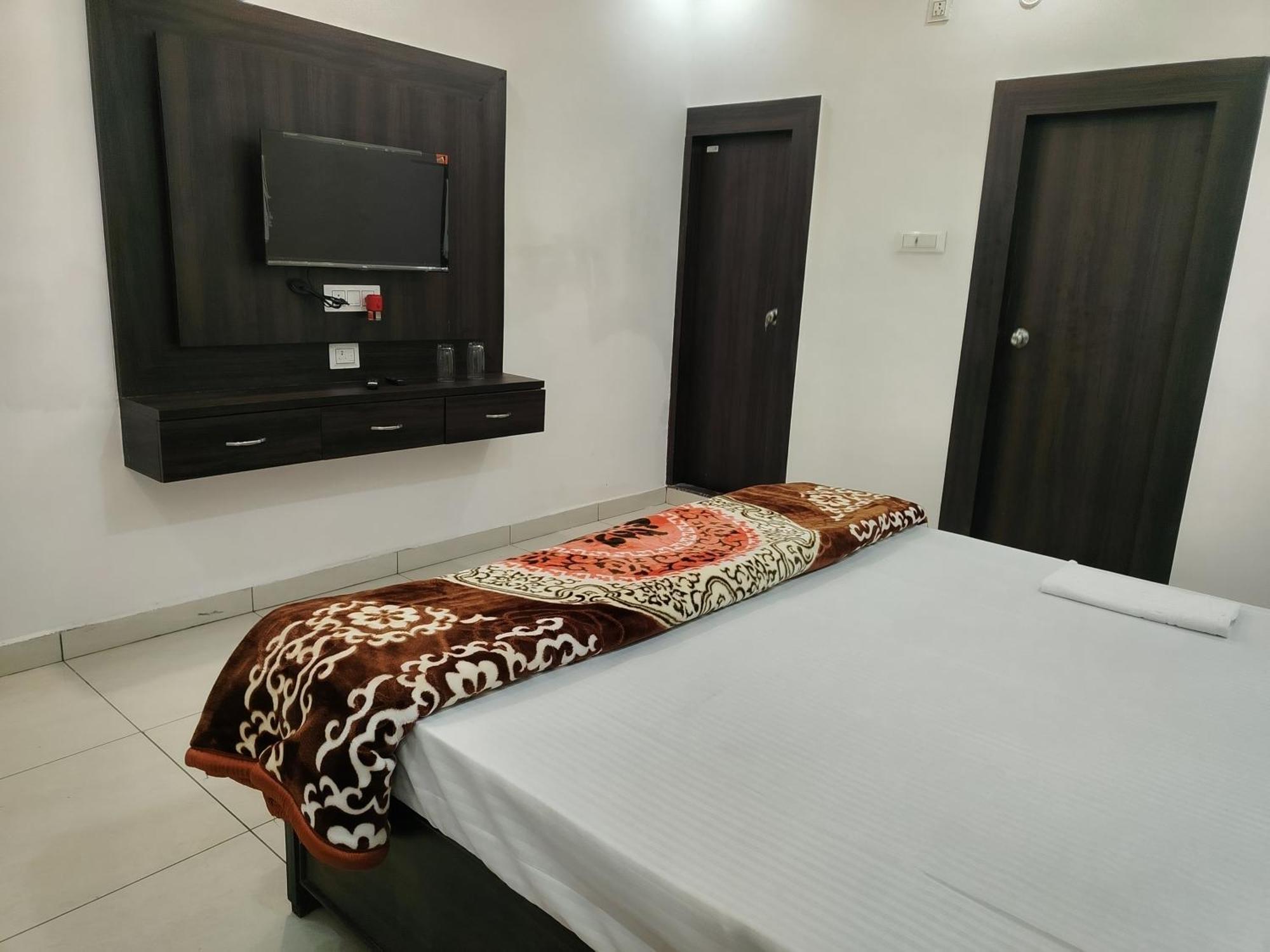 Hotel Dev International Khalilabad Dış mekan fotoğraf